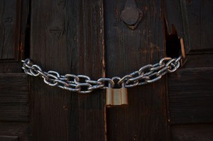 chains_lock_door