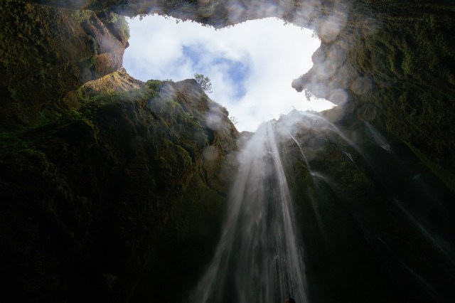 cave_waterfall_sky