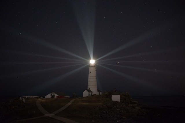 lighthouse_beams_night