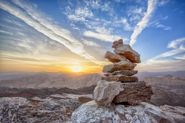 sunset_mountains_rocks
