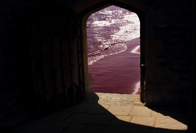 doorway_beach
