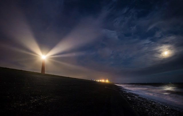 lighthouse_beaming